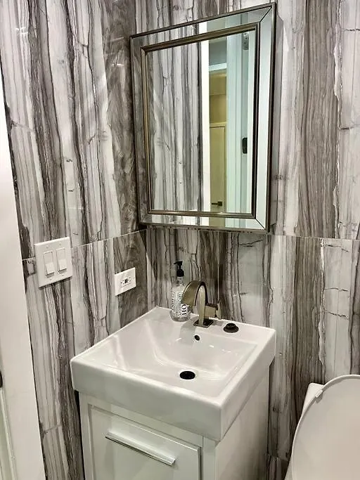 Apartmán Cozy Cottage In Bronx With Good Bedrooms New York